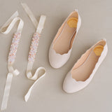 Lygiapadžiai vestuviniai bateliai apvalia nosele, Wings